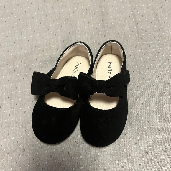 felix & Flora Shoes Brand New Sz 5 Felix And Flora Black Suede